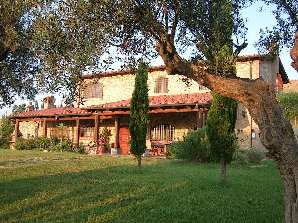 Casale Farnesiana B&B Tarquinia Bagian luar foto