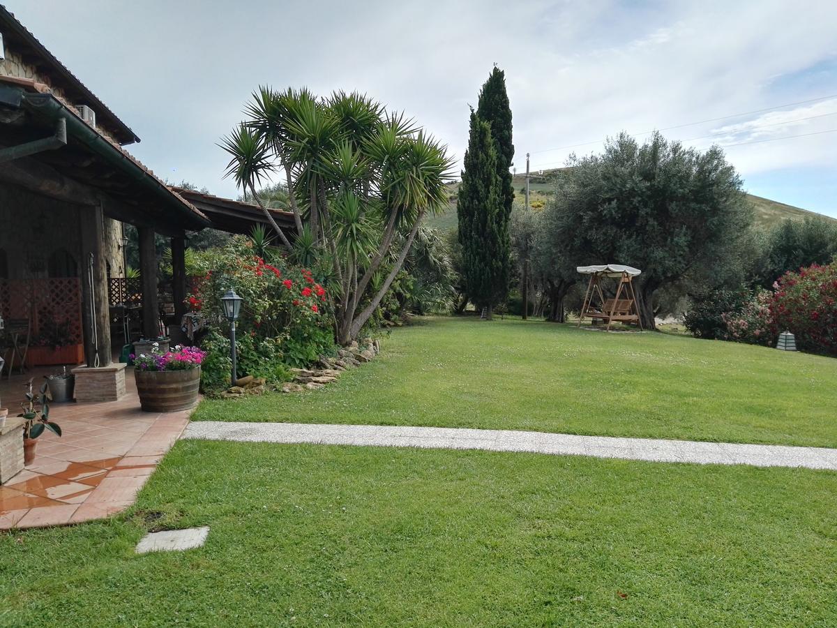 Casale Farnesiana B&B Tarquinia Bagian luar foto